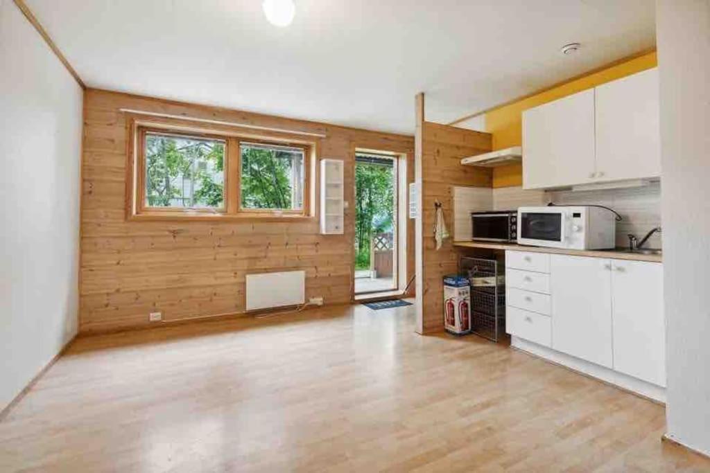 36 Sqm Studio Aparatment B Tromsø Eksteriør billede